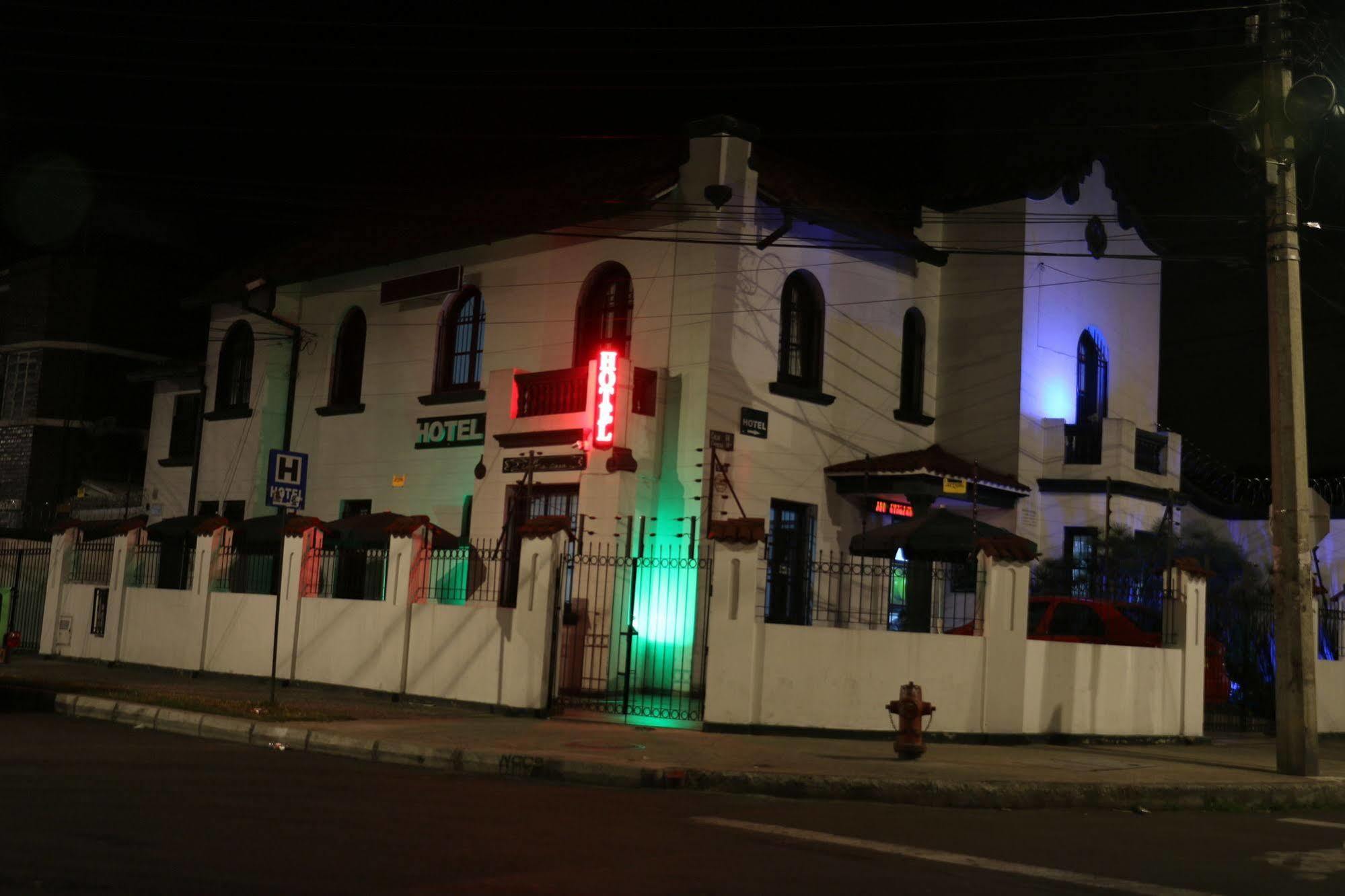 Ayenda La Tua Casa Hotel Bogota Luaran gambar